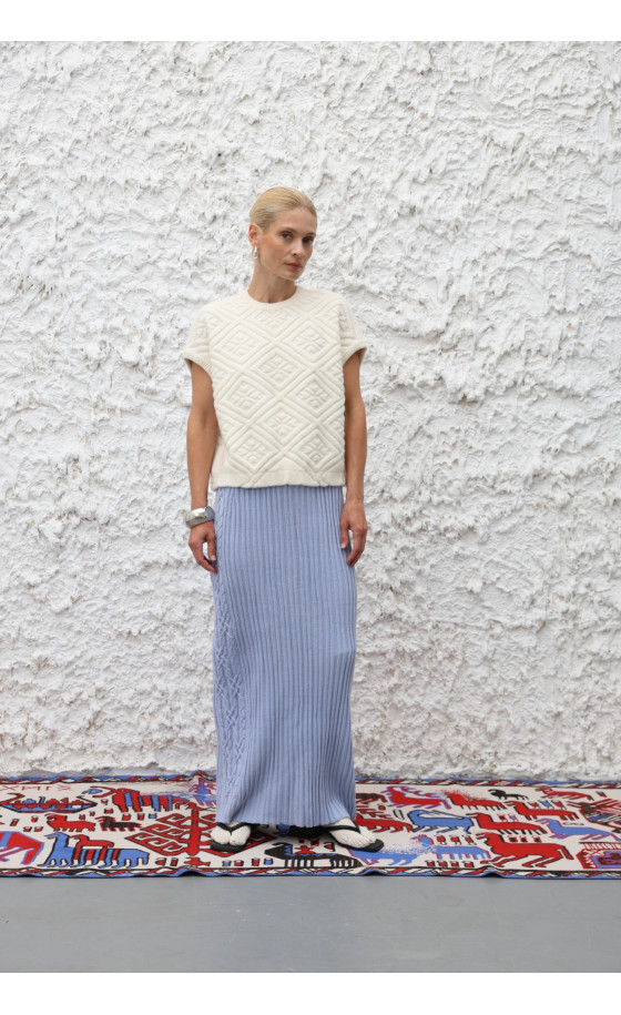 Жилет L223 молочний