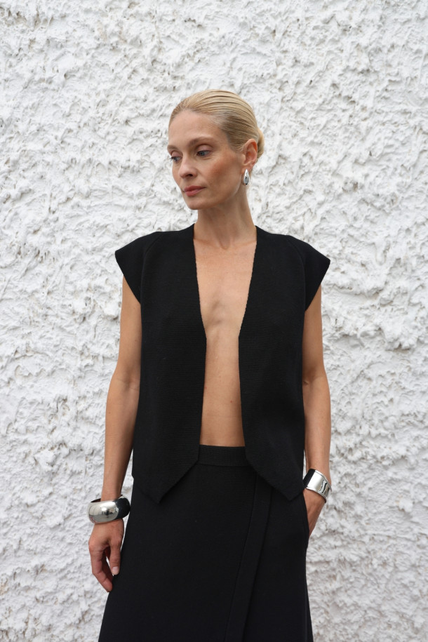 Жилет L225 чорний