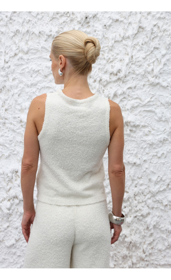 Топ L237 молочний