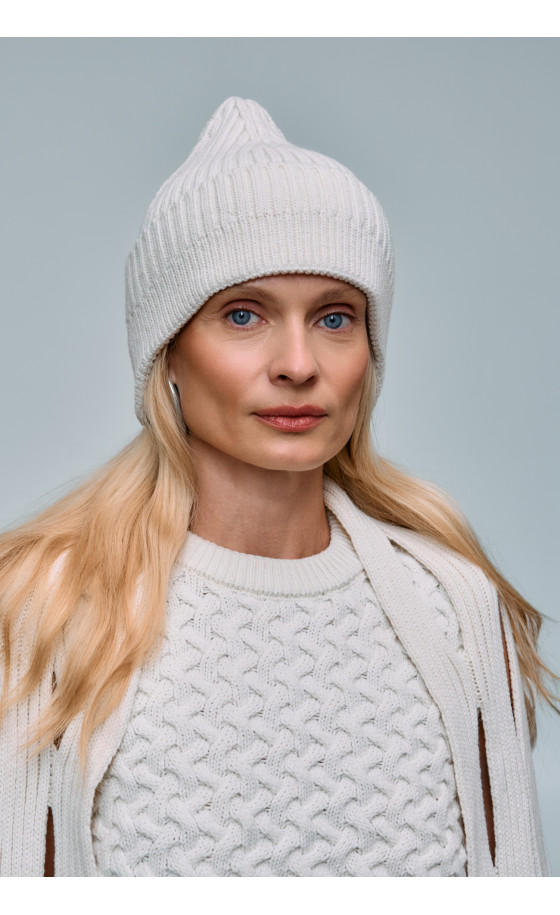Шапка LA23 молочна