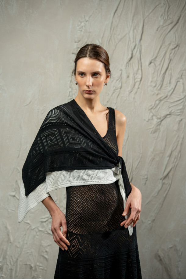 Хустка LA25 чорна